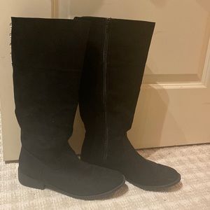 Black Wide Calf Zip-up Boots